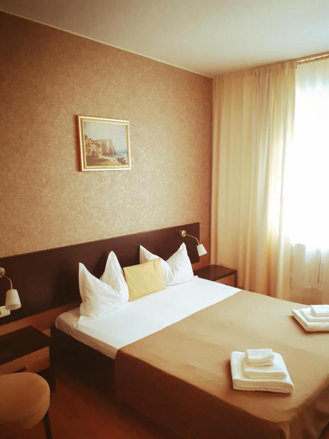Hotel Nord Плоещ Екстериор снимка