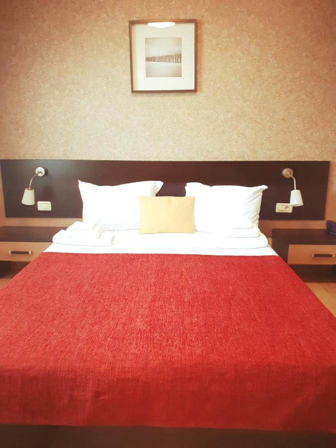 Hotel Nord Плоещ Екстериор снимка