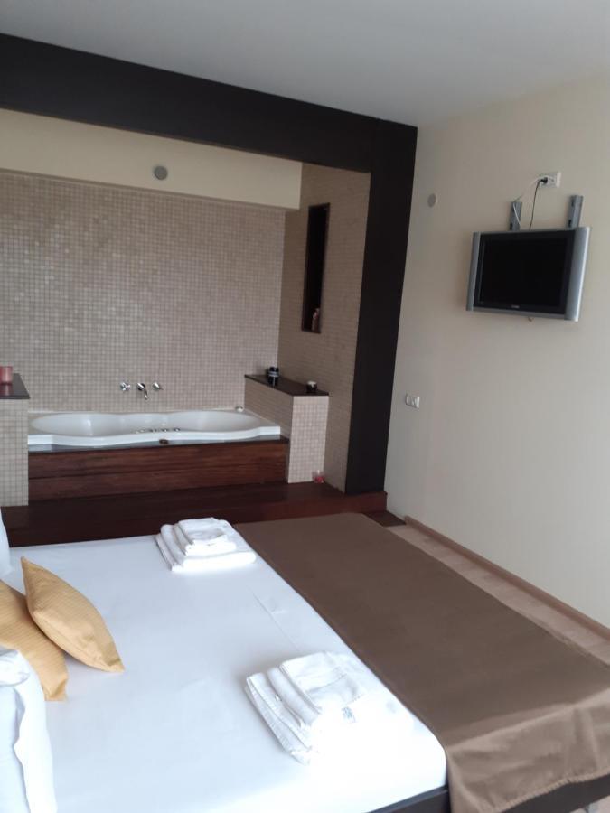Hotel Nord Плоещ Екстериор снимка