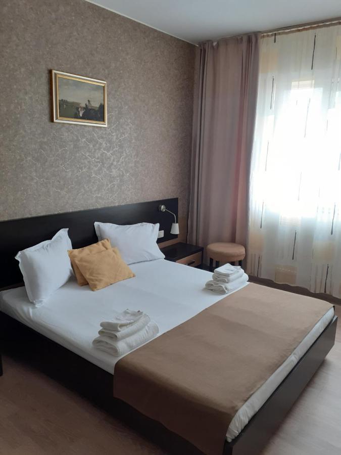 Hotel Nord Плоещ Екстериор снимка