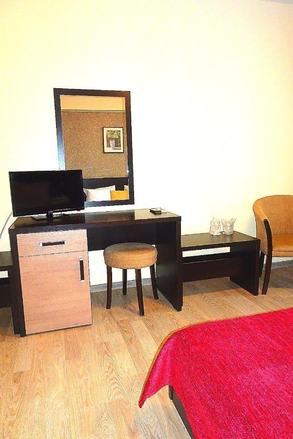 Hotel Nord Плоещ Екстериор снимка