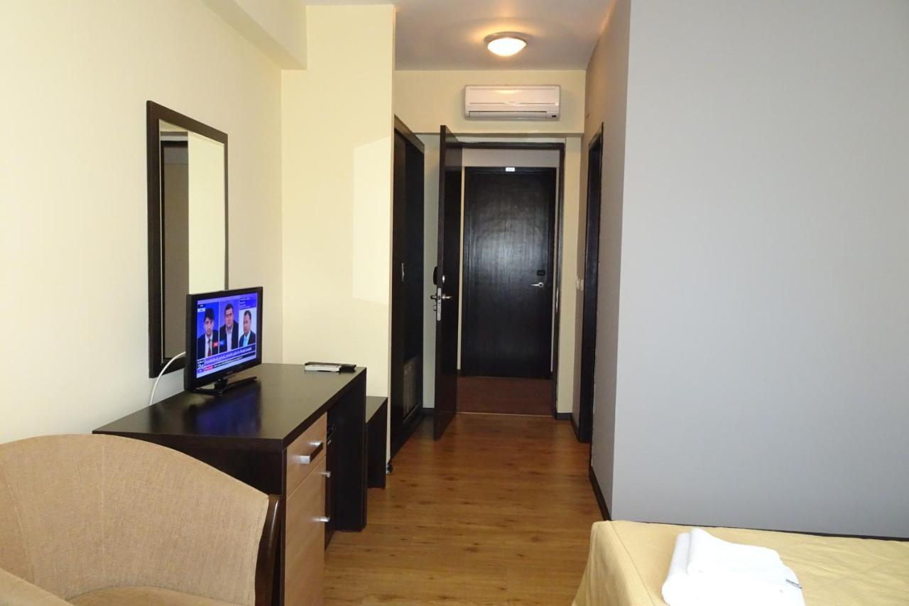 Hotel Nord Плоещ Екстериор снимка