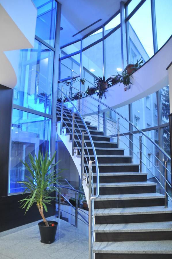 Hotel Nord Плоещ Екстериор снимка