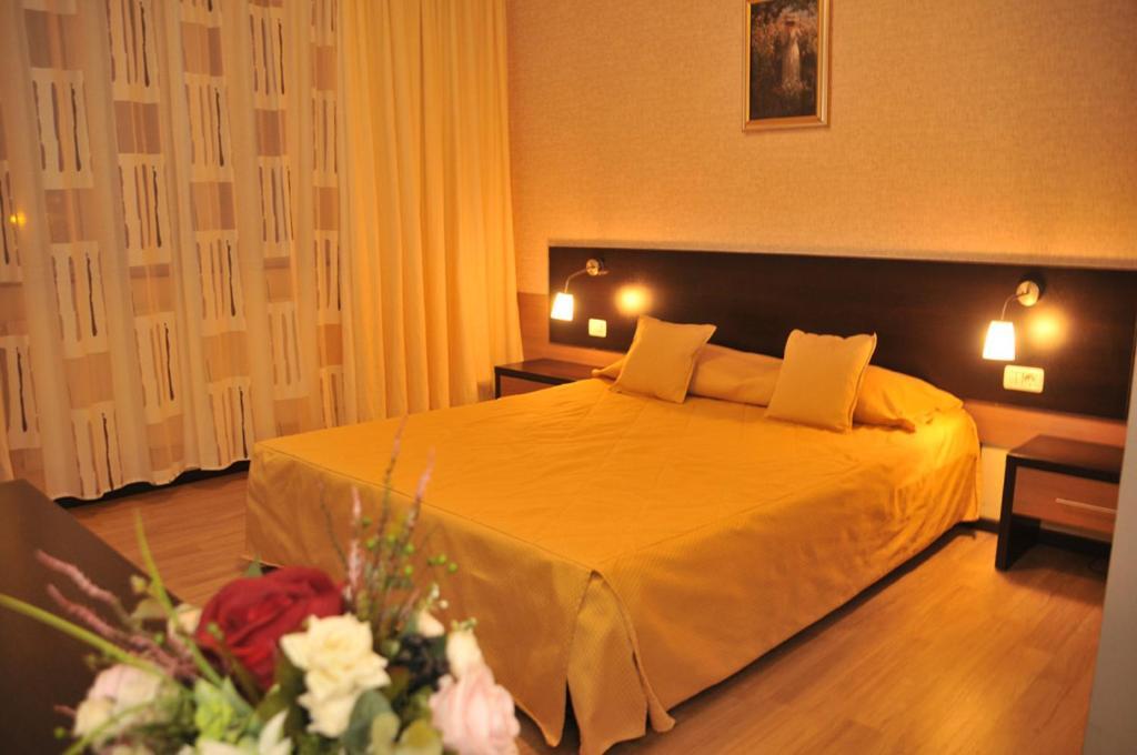 Hotel Nord Плоещ Екстериор снимка